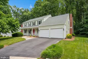 4655 Braddock Green Ct, Fairfax, VA 22032 - Photo 2