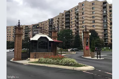 8350 Greensboro Drive #803, McLean, VA 22102 - Photo 2