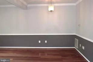 8819 Blue Royale Ln, Fairfax, VA 22031 - Photo 10