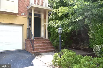 8819 Blue Royale Lane, Fairfax, VA 22031 - Photo 4