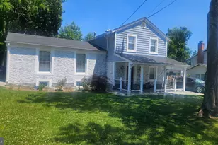 3913 Oak Hill Dr, Annandale, VA 22003 - Photo 2