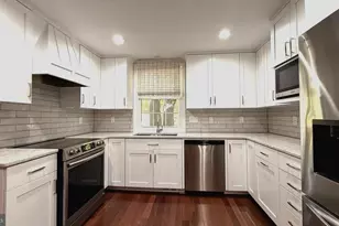 2020 Hopewood Dr, Falls Church, VA 22043 - Photo 4