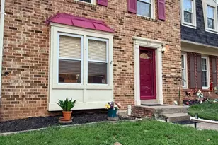 7446 Adams Park Ct, Annandale, VA 22003 - Photo 8