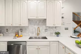 7439 Collins Meade Way, Alexandria, VA 22315 - Photo 14