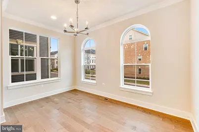 14813 Retreat Boulevard, Chantilly, VA 20151 - Photo 18