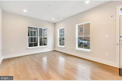 14813 Retreat Boulevard, Chantilly, VA 20151 - Photo 6