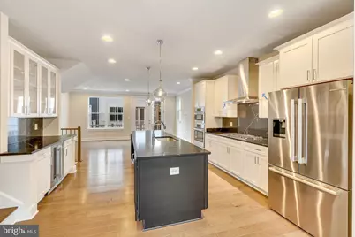 14813 Retreat Boulevard, Chantilly, VA 20151 - Photo 14