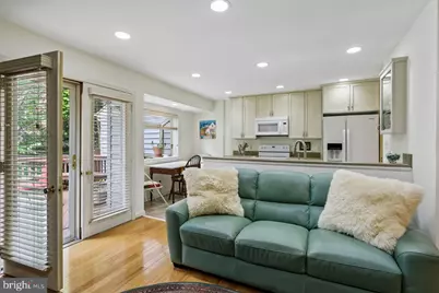 11333 Orchard Lane, Reston, VA 20190 - Photo 10