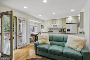 11333 Orchard Ln, Reston, VA 20190 - Photo 10