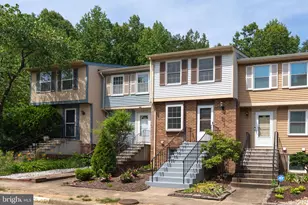 6844 Heatherway Ct, Alexandria, VA 22315 - Photo 8