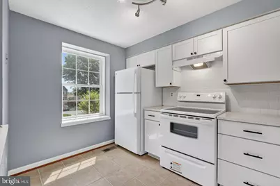 6844 Heatherway Court, Alexandria, VA 22315 - Photo 10