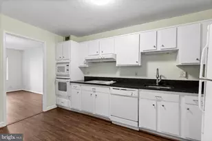 8370 Greensboro Dr, McLean, VA 22102 - Photo 12