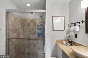 7927 Central Park Cir, Alexandria, VA 22309 - Photo 26