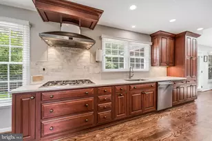 13387 Glen Taylor Ln, Herndon, VA 20171 - Photo 28