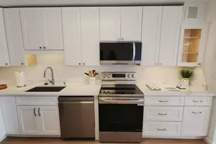8340 Greensboro Dr, McLean, VA 22102 - Photo 6