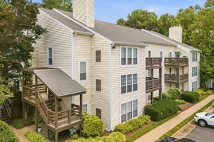 10212 Oakton Terrace Rd, Oakton, VA 22124 - Photo 1