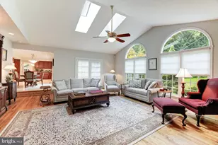 5501 W Ridge View Dr, Fairfax, VA 22030 - Photo 32