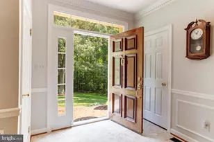5501 W Ridge View Dr, Fairfax, VA 22030 - Photo 6