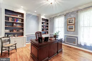 5501 W Ridge View Dr, Fairfax, VA 22030 - Photo 36