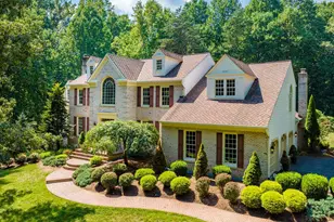 5501 W Ridge View Dr, Fairfax, VA 22030 - Photo 2