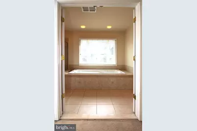 610 Meadow Lane SW, Vienna, VA 22180 - Photo 32