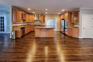 610 Meadow Ln SW, Vienna, VA 22180 - Photo 8