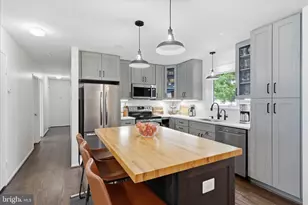 10703 Almond St, Fairfax, VA 22032 - Photo 8