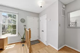 3012 Colonial Springs Ct, Alexandria, VA 22306 - Photo 8
