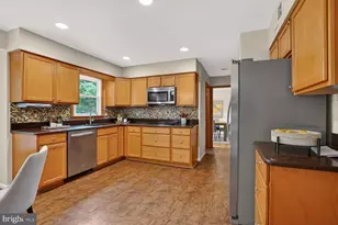 1651 Lozano Dr, Vienna, VA 22182 - Photo 16