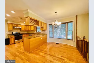7227 Devereux Court, Alexandria, VA 22315 - Photo 8