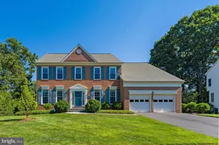 4909 Fox Creek Ct, Chantilly, VA 20151 - Photo 2