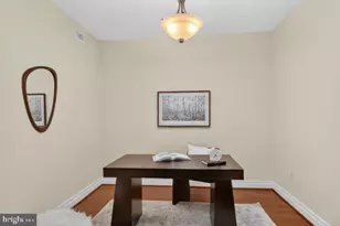 8220 Crestwood Heights Dr, McLean, VA 22102 - Photo 4