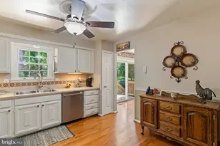 5803 Wood Laurel Ct, Burke, VA 22015 - Photo 12