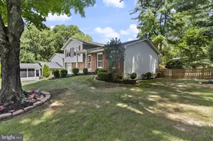 5803 Wood Laurel Ct, Burke, VA 22015 - Photo 2