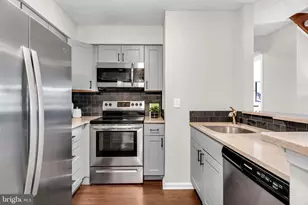 6918 Mary Caroline Cir, Alexandria, VA 22310 - Photo 10