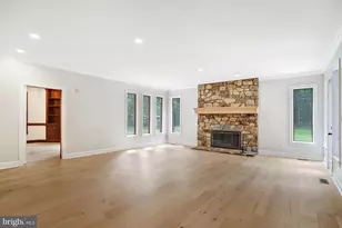 11109 Elmview Pl, Great Falls, VA 22066 - Photo 16