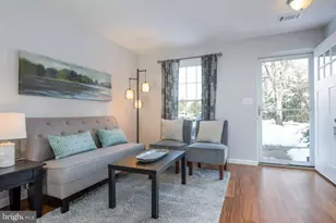 7840 Liberty Springs Cir, Alexandria, VA 22306 - Photo 2