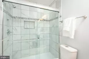 7840 Liberty Springs Cir, Alexandria, VA 22306 - Photo 10
