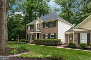9721 S Park Cir, Fairfax Station, VA 22039 - Photo 2