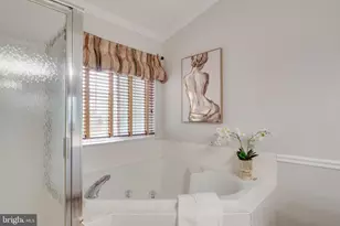 8364 Millwood Dr, Springfield, VA 22152 - Photo 18