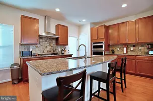 9612 Stockwell Ln, Fairfax, VA 22031 - Photo 2