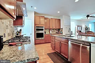 9612 Stockwell Ln, Fairfax, VA 22031 - Photo 6