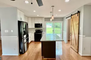 4217 Kincaid Ct, Chantilly, VA 20151 - Photo 6