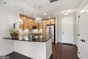 8220 Crestwood Heights Dr, McLean, VA 22102 - Photo 10