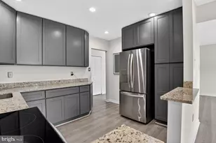9702 Kingsbridge Dr, Fairfax, VA 22031 - Photo 6