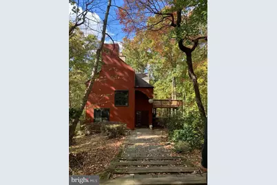 10817 Cross School Road, Reston, VA 20191 - Photo 2