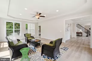 7821 Old Falls Rd, McLean, VA 22102 - Photo 8