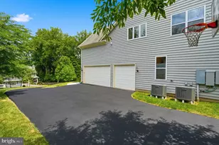7821 Old Falls Rd, McLean, VA 22102 - Photo 52