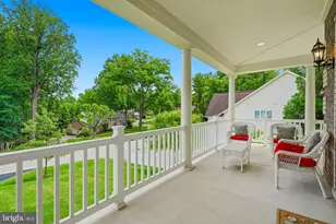 7821 Old Falls Rd, McLean, VA 22102 - Photo 10