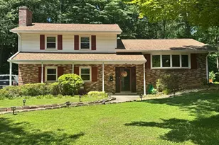 6816 Shrine Ct, Annandale, VA 22003 - Photo 1